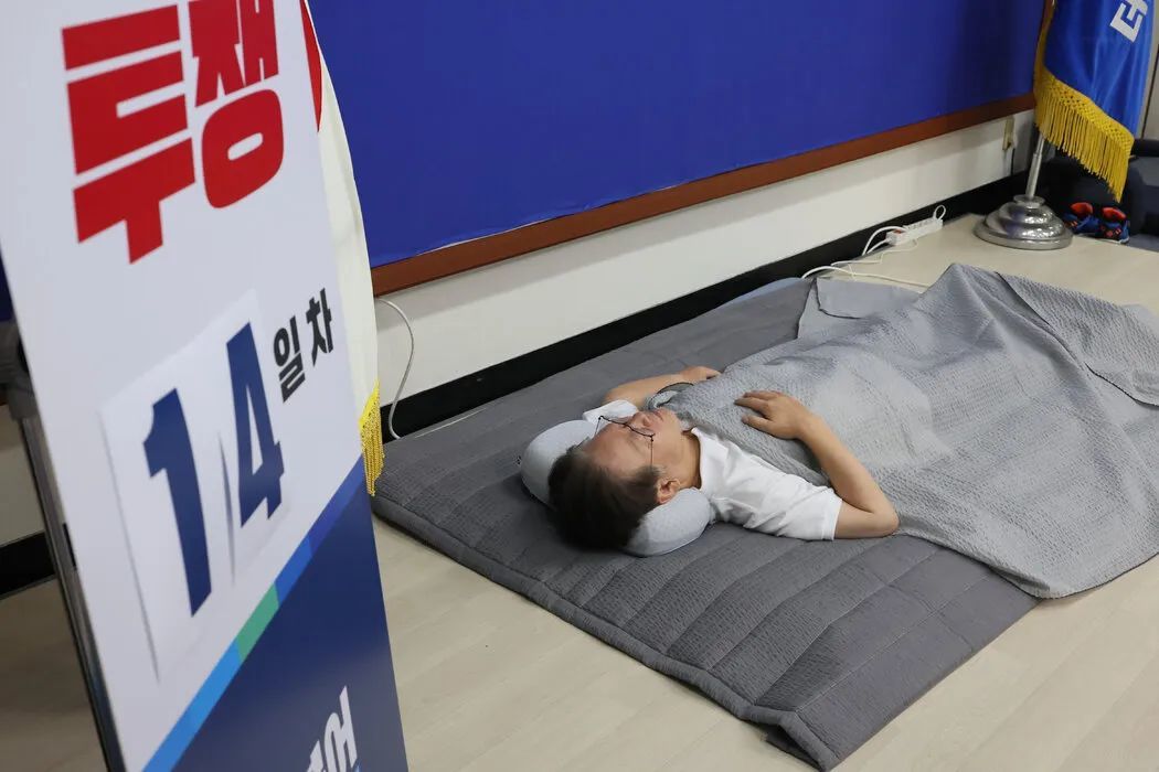 ◆2023年下半年，李在明进行了为期24天的绝食抗议。
