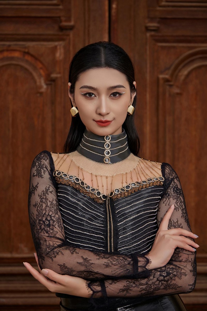 被誉为国际时尚行业的颠覆者的超模东小妮也太酷了_凤凰网商业_凤凰网