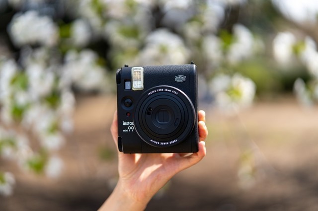 一次成像也有高级感 富士instax mini 99拍立得相机上手评测