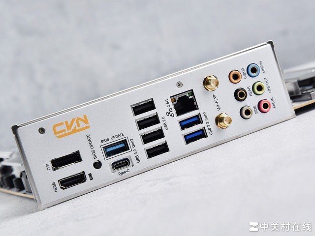 七彩虹 B650M GAMING FROZEN 主板评测 颜值拉满 玩法多样