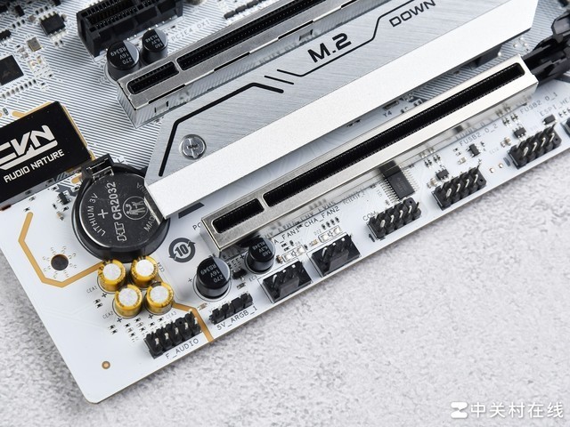 七彩虹 B650M GAMING FROZEN 主板评测 颜值拉满 玩法多样