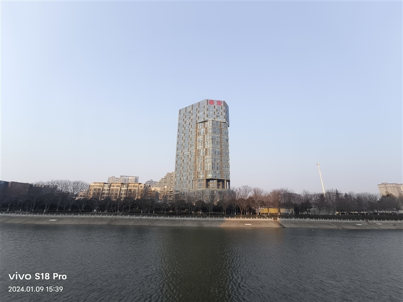 打破人像手机性能边界!vivo S18 Pro评测:不仅拍人好 玩游戏更出色