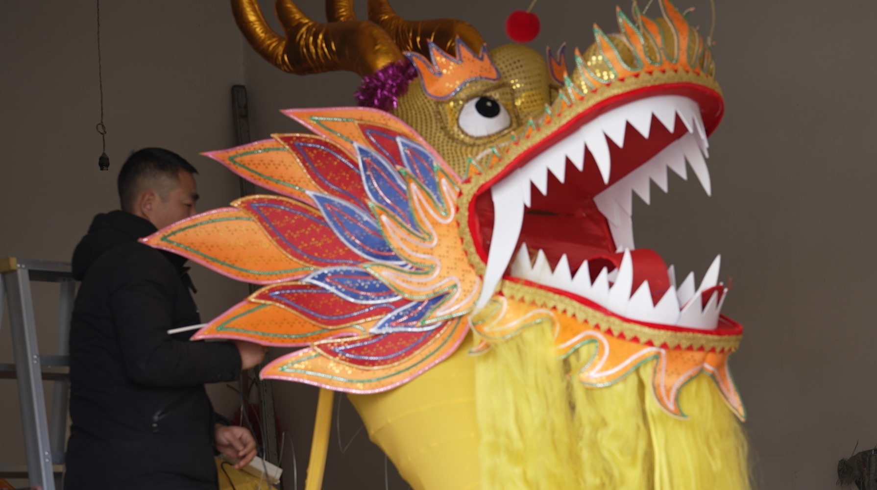 非遗里的龙年灯火交映龙鳞闪婺源板龙灯的世代祈愿