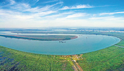 长江湖南岳阳君山区段景色壮美。当地统筹山水林田湖草沙综合治理，扎实推进长江经济带绿色发展示范区建设。李 健摄（人民视觉）