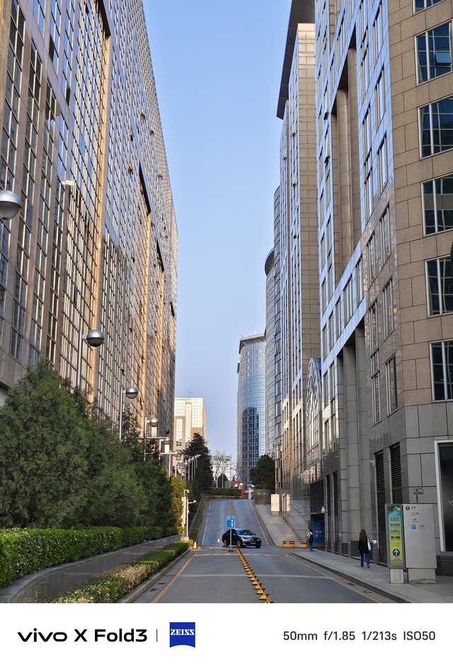 vivo X Fold3全面评测:轻薄全面何以兼得?版本答案来了