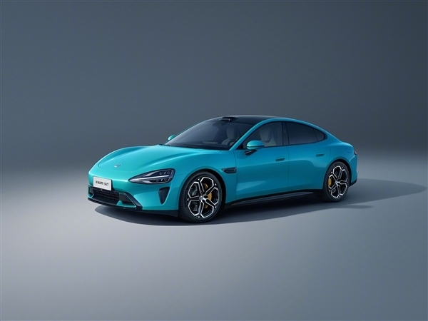 王化回应小米汽车SU7开启预定海报:每日一图的节奏大可不必!