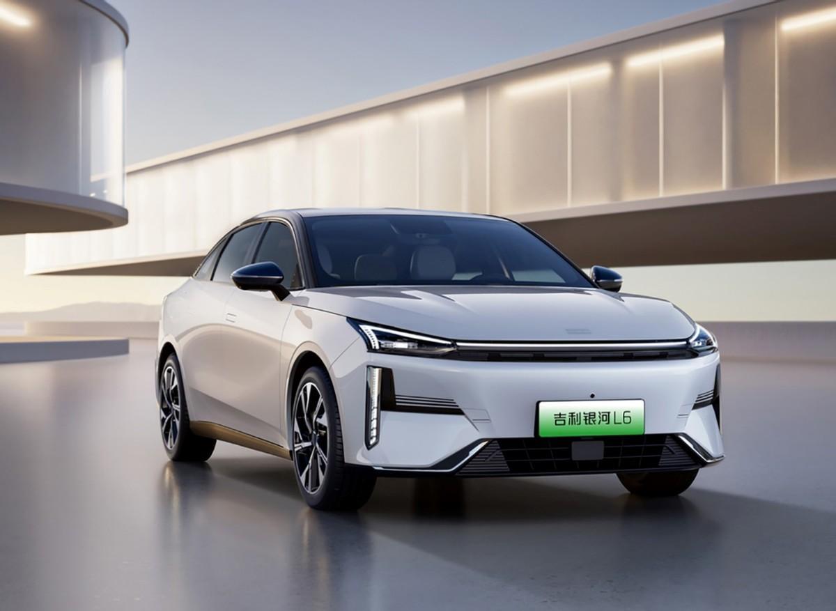 比亚迪“王炸” 秦PLUS/驱逐舰05新款7.98万元起 不给油车留活路?