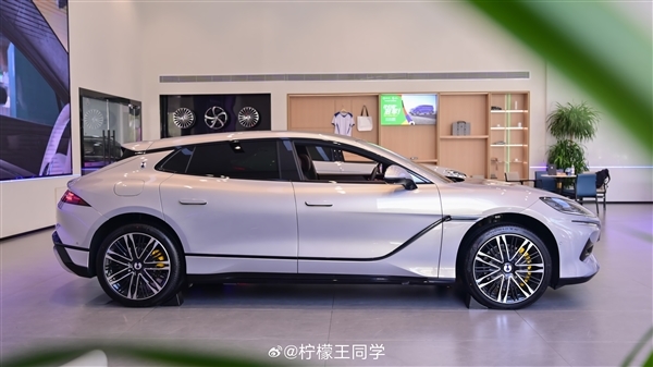 比亚迪D级猎跑腾势Z9GT展车到店实拍!8月20号预售 当日可下单