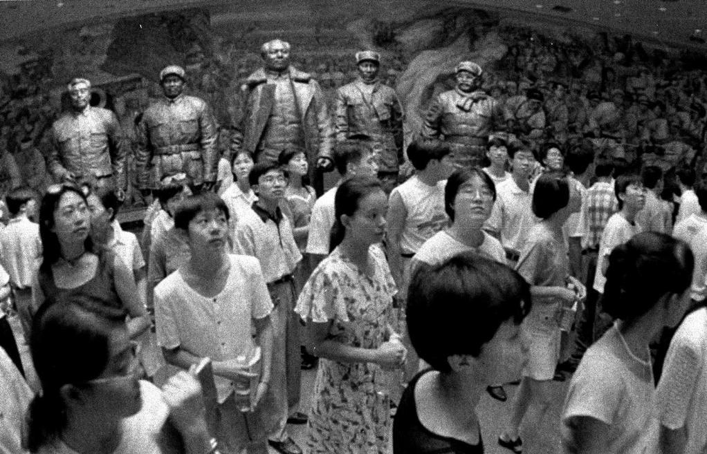 1997年8月4日，拆客参观仄津交游悬念馆。
