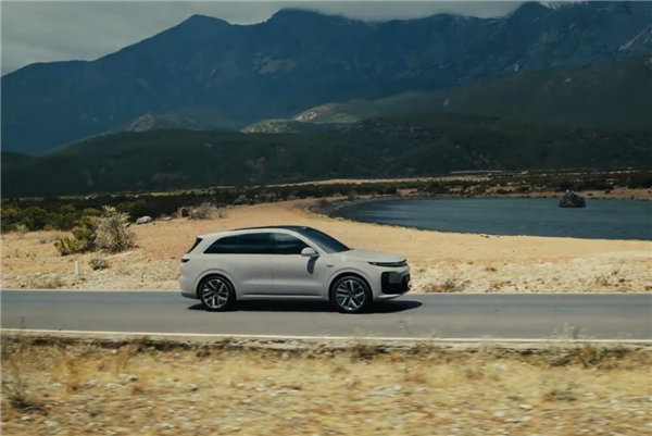 年轻人移动的家 理想L6全新专属配色出炉:名为“小象灰”