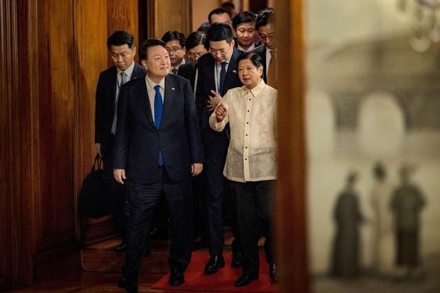 韩国总统尹锡悦会见菲律宾总统马科斯