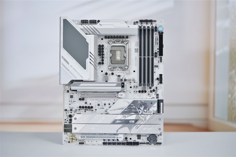 不止颜值!华硕ROG STRIX Z890-A GAMING WIFI S吹雪主板评测:300W性能释放 内存一键提速