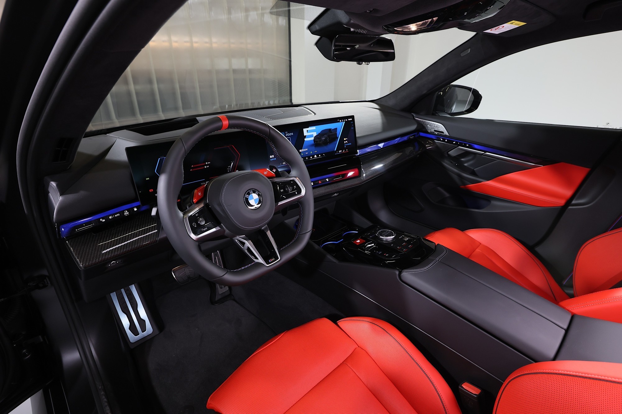 成都车展:2024全新宝马M5惊艳亮相开启国内首秀之旅