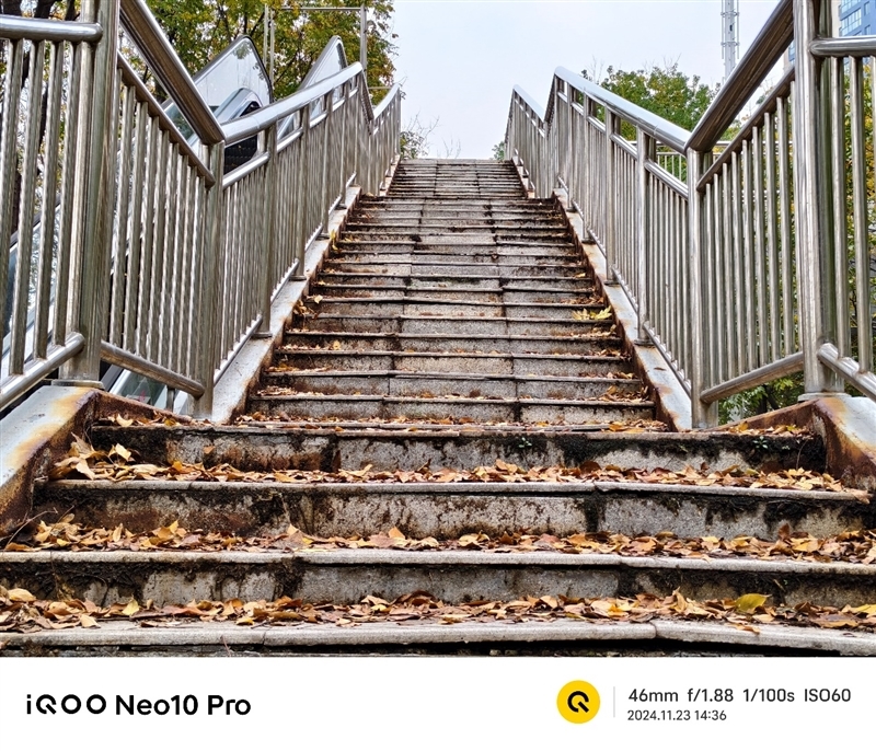 全球首款天玑9400游戏机iQOO Neo10 Pro全面评测:144帧丝滑玩《星铁》真香!