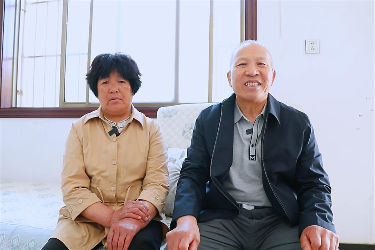 李广苏的父亲李厚林、母亲徐桂兰（沛县融媒供图）