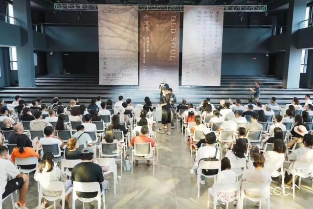 ▲ “老灵魂——邱志杰个展”开幕现场,2024,鼓浪屿当代艺术中心KCCA