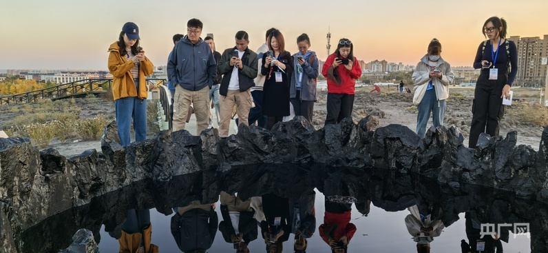 克拉玛依市黑油山景区 （央广网记者丁安 摄）