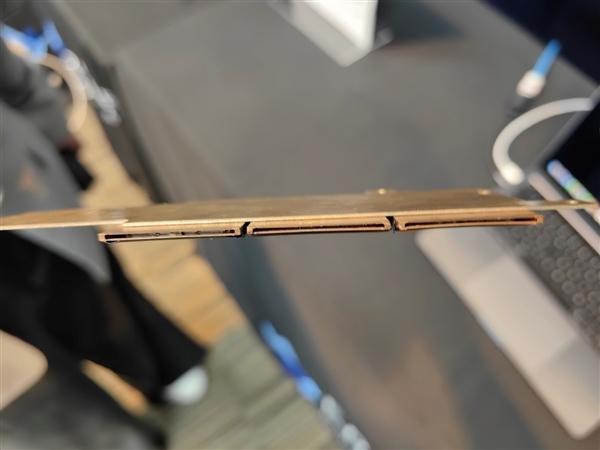 揭秘全球首个固态主动散热AirJet:区区2.5mm/8g!风扇热管都洗洗睡吧