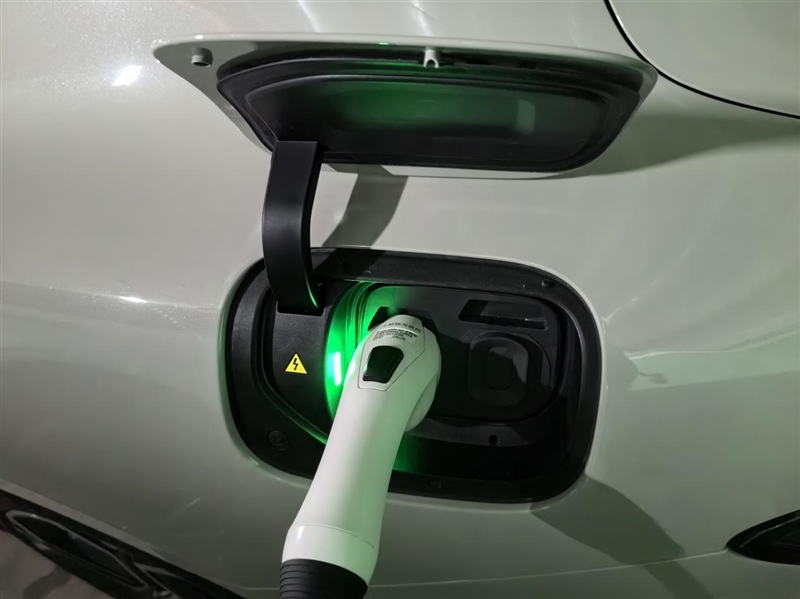 未必斩男 但必定斩女!小米SU7 Max创始版2300公里实测满月总结