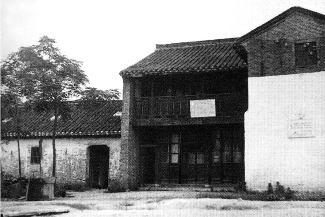1949年4月23日，华东军区海军在江苏泰州白马庙成立。这是举行成立大会的会址（资料照片）。新华社发