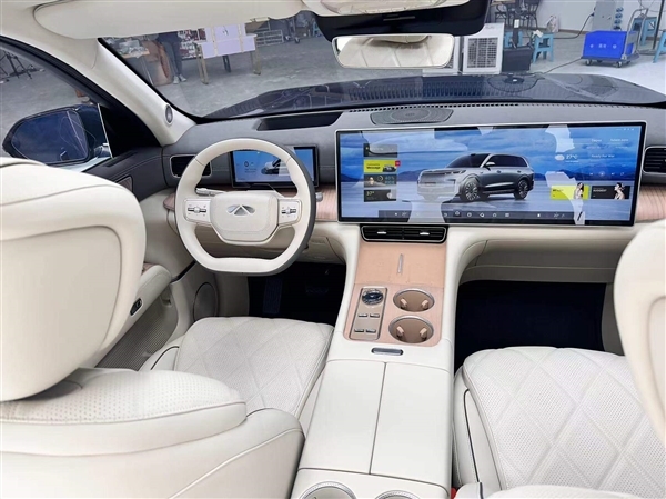 神似问界M9 奇瑞风云T11实车亮相:双拼车身+增程混动