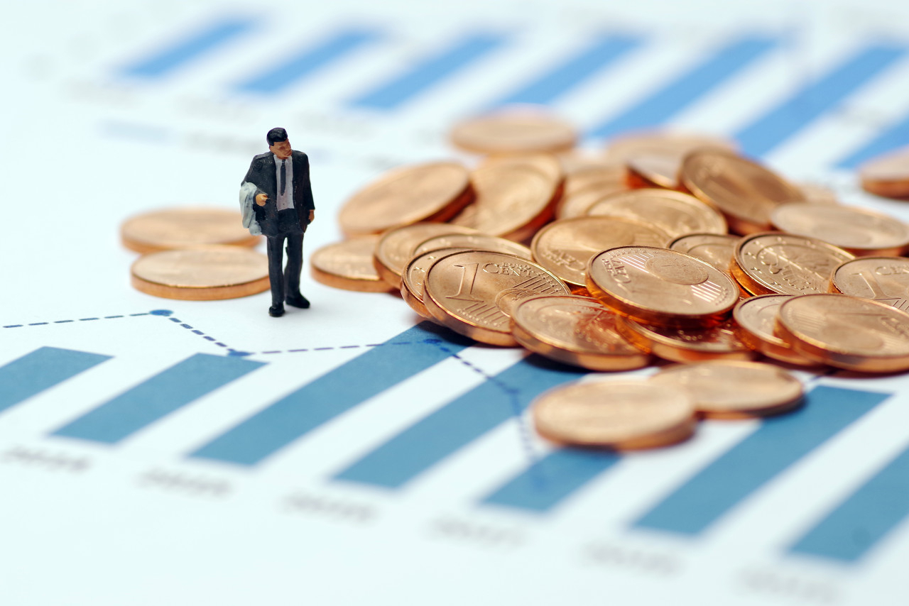 强势美元？离岸人民币汇率再破7.30，年内已连破三大关口！美联储12月降息概率上升