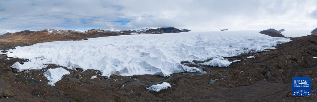 这是6月20日拍摄的普若岗日冰川（无人机照片）。新华社记者 丁增尼达 摄