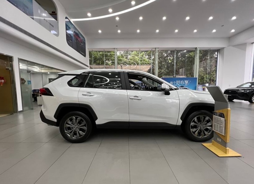 7月份销售16683辆，终端优惠达6万，RAV4荣放值得入手吗？