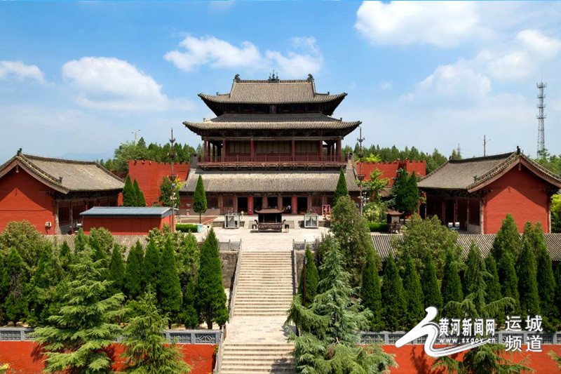 图为无人机航拍稷山大佛寺。