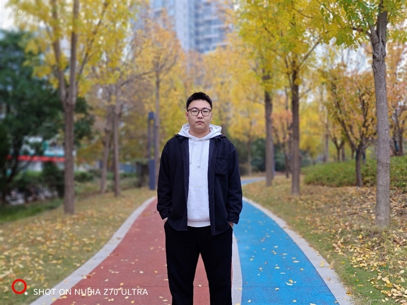 颜值巅峰 极简交互!努比亚Z70 Ultra深度评测:未来手机发展趋势风向标