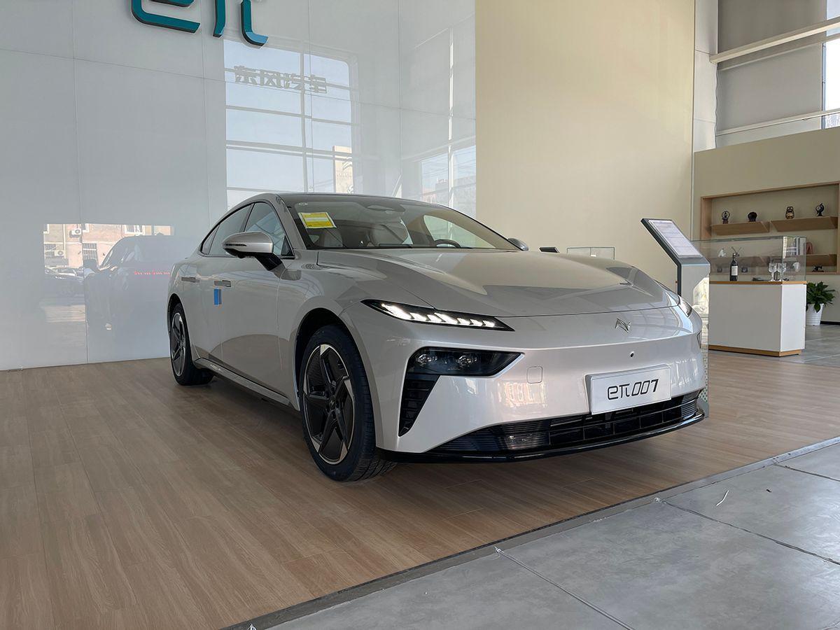 这位也叫007,增程纯电双修,探店东风奕派eπ007