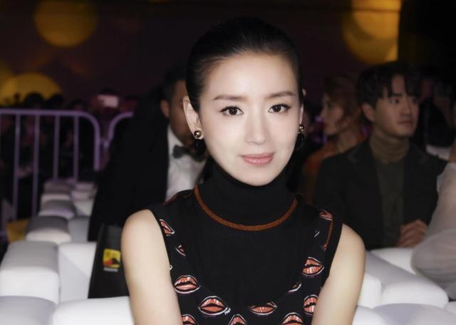 图片[21] - 她背叛潘粤明，离婚后带儿子艰难生活，如今40多岁的她过的怎么样 - 网络动向论坛 - 吾爱微网