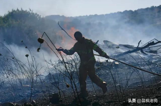 真主黨的頻繁攻擊在以色列北部引發(fā)了大火，很多平民被迫撤離北部