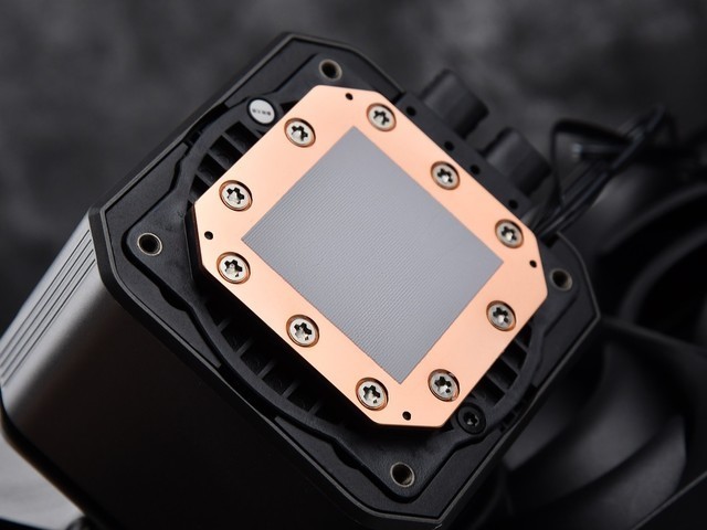 九州风神冰暴360水冷散热器评测:自带屏幕的散热高手