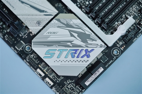 支持DDR5-8000!华硕ROG STRIX B760-G GAMING WIFI S小吹雪图赏