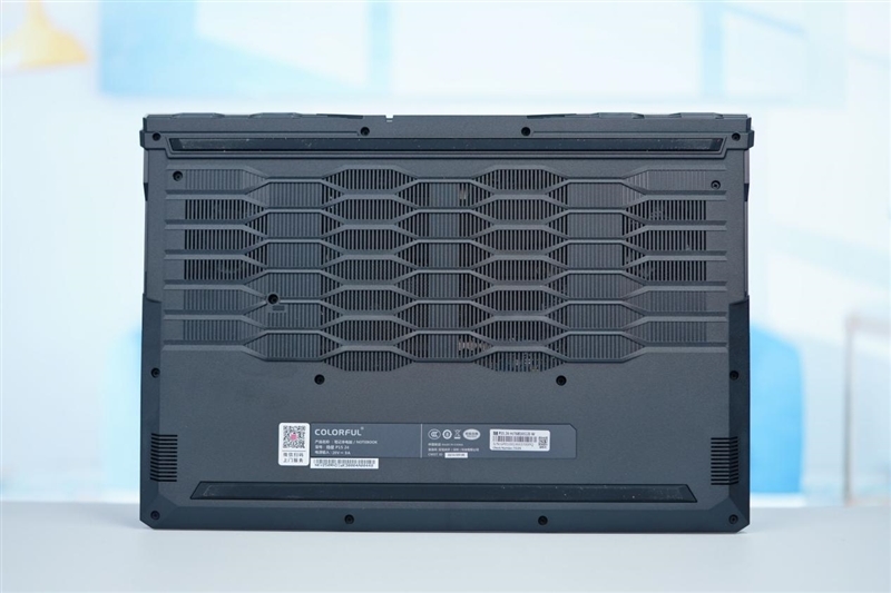 几乎是性价比最高的RTX 4060游戏本!七彩虹隐星P15 2024评测