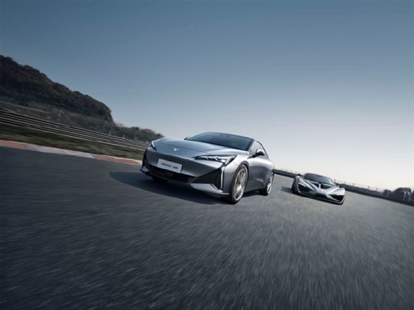 选它还是极氪007!极狐阿尔法S5开启预售:19.98万元起