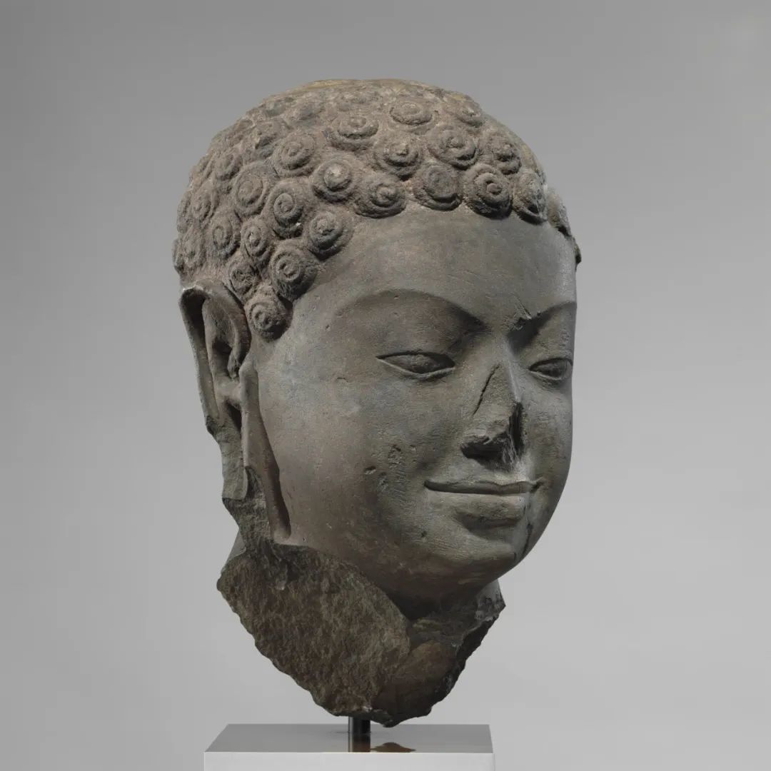 多数会艺术专物馆反璧柬埔寨文物浑单中的佛尾。