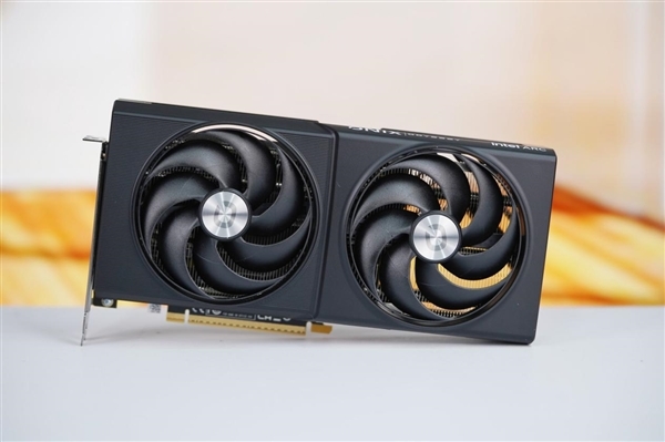 新一代甜品卡!傲世征途Intel锐炫B580显卡图赏