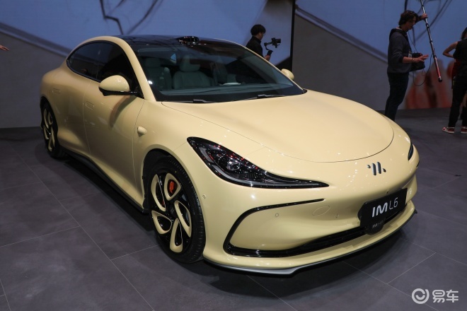 智己l6将全球首搭量产超快充固态电池 cltc续航超1000公里_凤凰网汽车