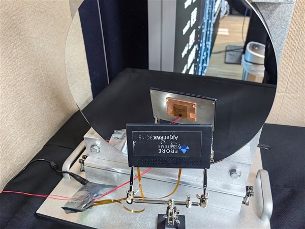 揭秘全球首个固态主动散热AirJet:区区2.5mm/8g!风扇热管都洗洗睡吧