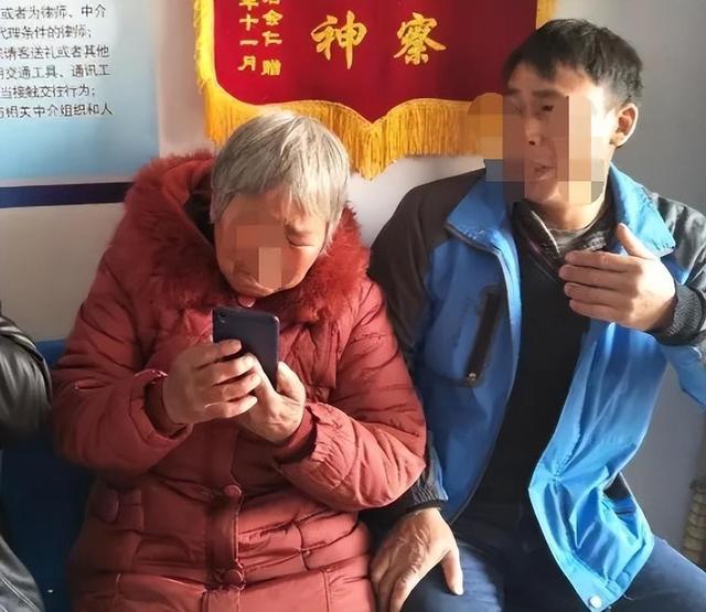山东司机陈金亮跨省送货,遭遇大雪阻路,凭借一碗面找到亲生母亲