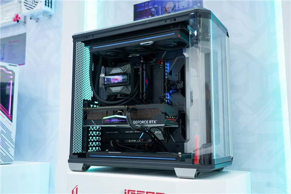 七彩虹Z790火神主板现身:首次E-ATX大板设计 黑白双色可选