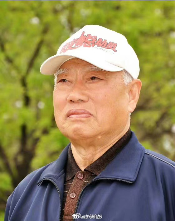 郑渊洁公布父亲去世消息：他走之前收到我给他的感谢信