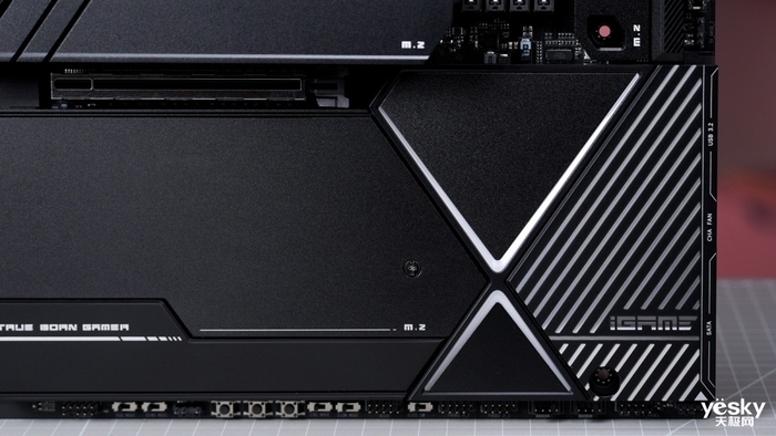 是用料旗舰 也是新一代性能旗舰 iGame Z890 VULCAN X V20主板评测