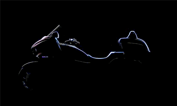 全球首款水平对置8缸!魏建军骑上了长城首款摩托车