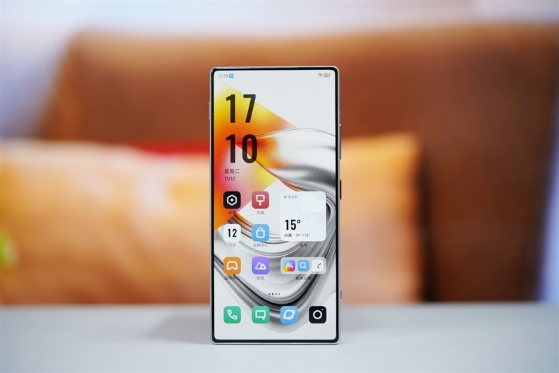 颜值巅峰 极简交互!努比亚Z70 Ultra深度评测:未来手机发展趋势风向标