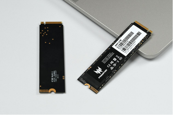 搬砖人的福音来了!GM7 PCIe4.0 SSD帮你一键提速工作效率980.png