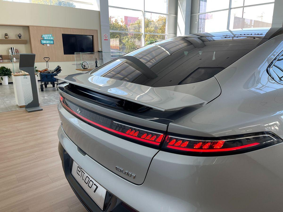 这位也叫007,增程纯电双修,探店东风奕派eπ007