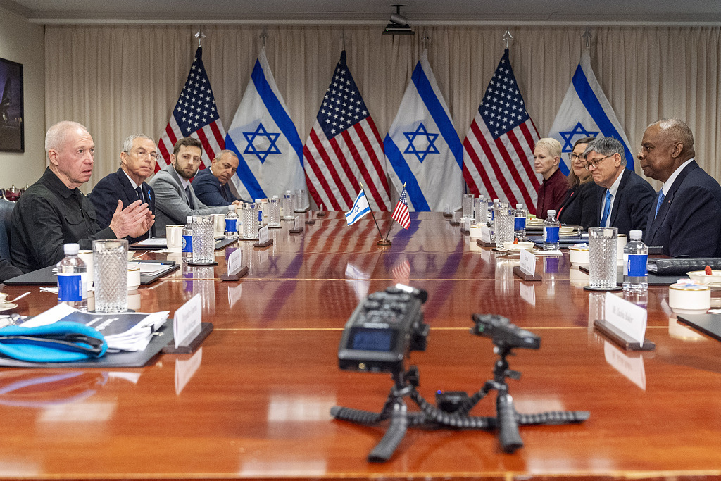 当地时间3月26日，美国国防部长奥斯汀在华盛顿会见以色列国防部长加兰特。（视觉中国）
